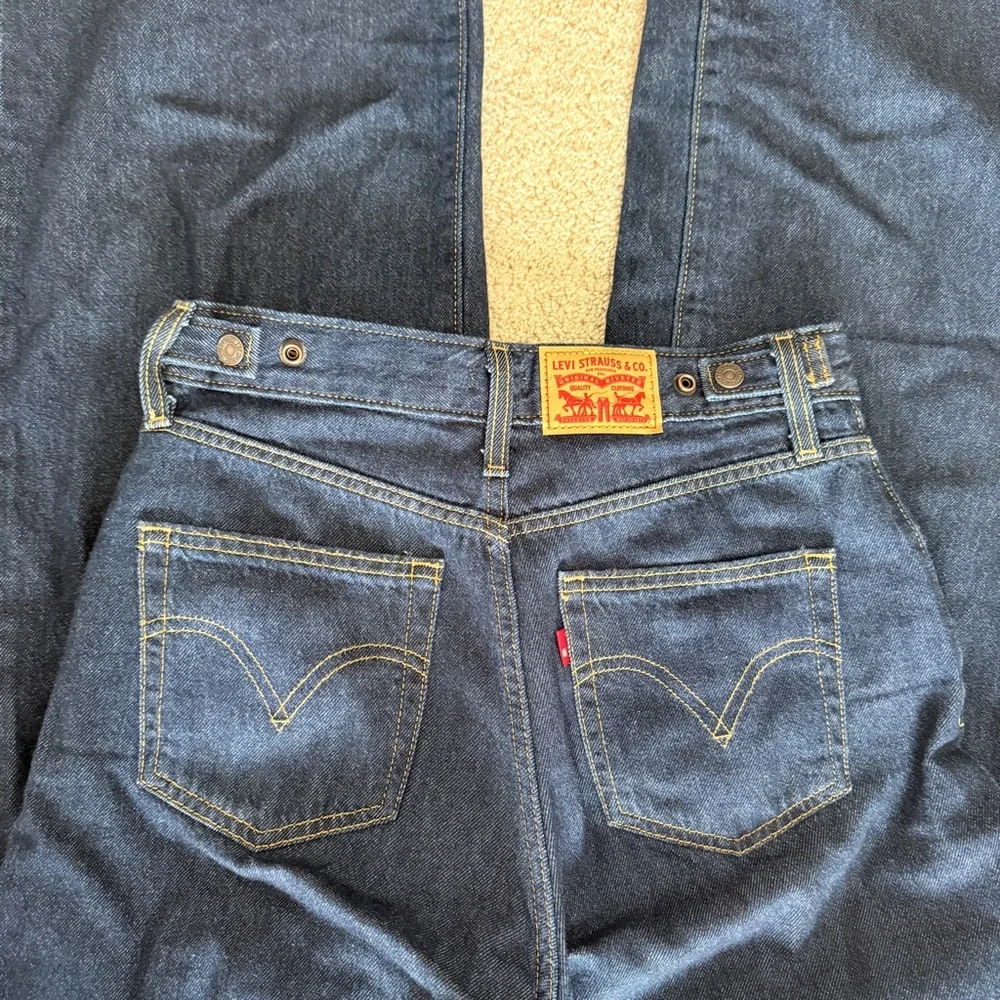 LEVIS | VIRAL CLENCH WAIST BAGGY JEANS IN INDIGO 💙 - Picture 1 of 5
